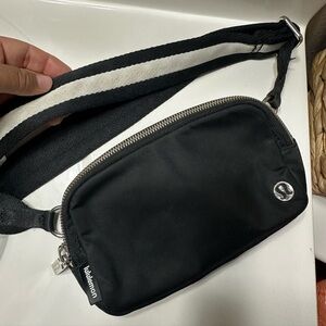 lululemon Everywhere Crossbody